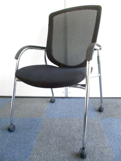 【待望の入荷です】会議室や応接スペースに最適【高級感溢れる空間に】
                        コンテッサ
                                    中古
            