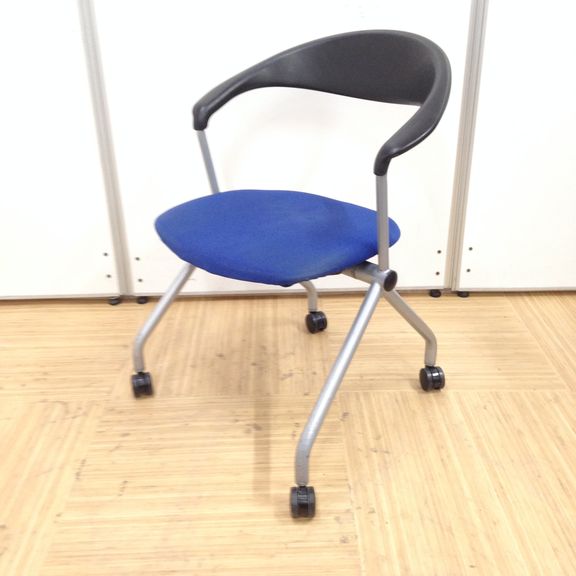 【大量入荷！】内田洋行のネスティングチェア27脚入荷！
                        その他シリーズ
                                    中古
            