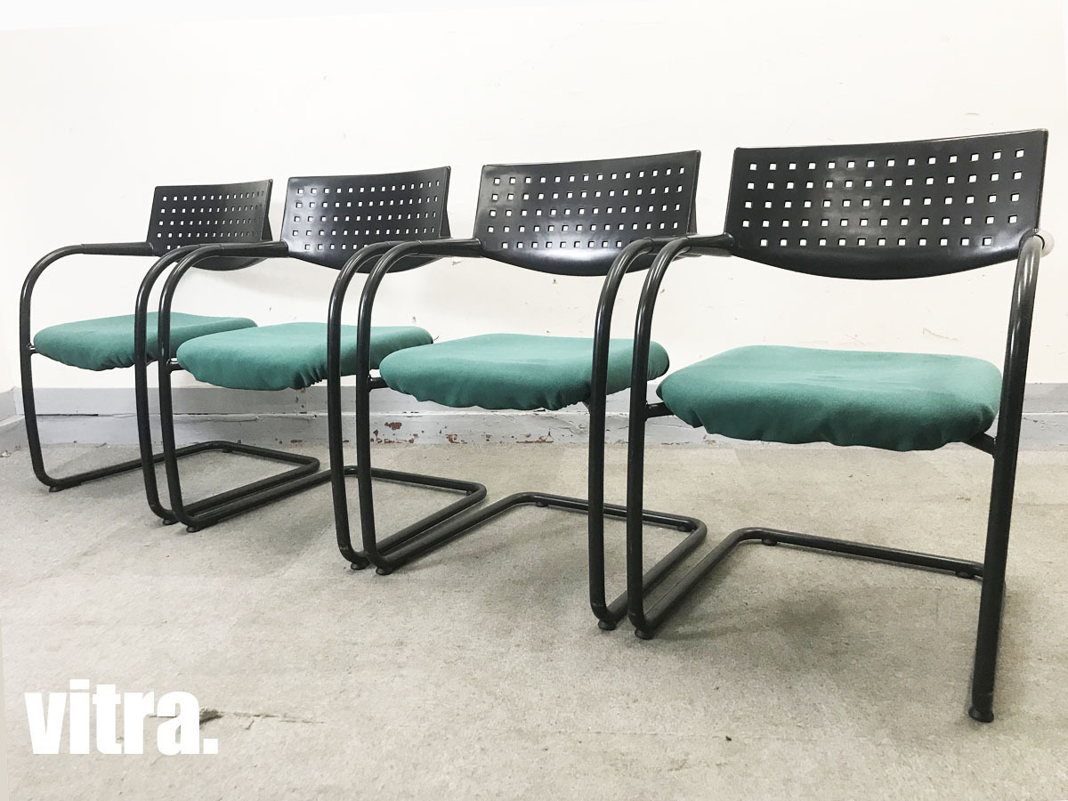 vitra/ヴィトラ　ビザビ カンファレンスチェア 4脚セット　緑x黒　アントニオチッテリオ　hhstyle
                        visavis
                                    中古
            