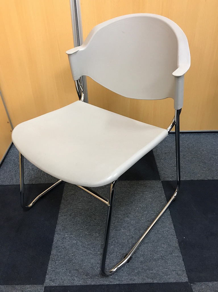 【ローコストでお買い得】明るいカラーのスタッキングチェア入荷致しました。明るいオフィス作りに是非ご検討下さい！
                        -
                                    中古
            