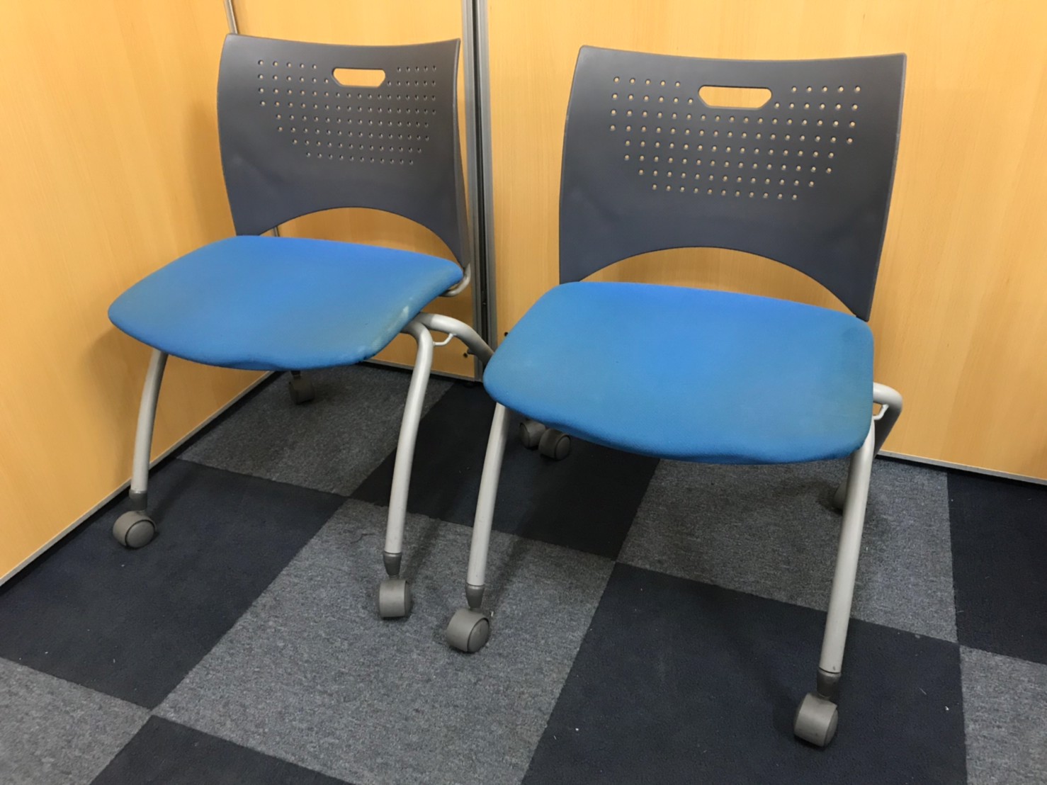 【2脚セットでお買い得！】会議室、ミーティングスペース用に是非！
                        -
                                    中古
            