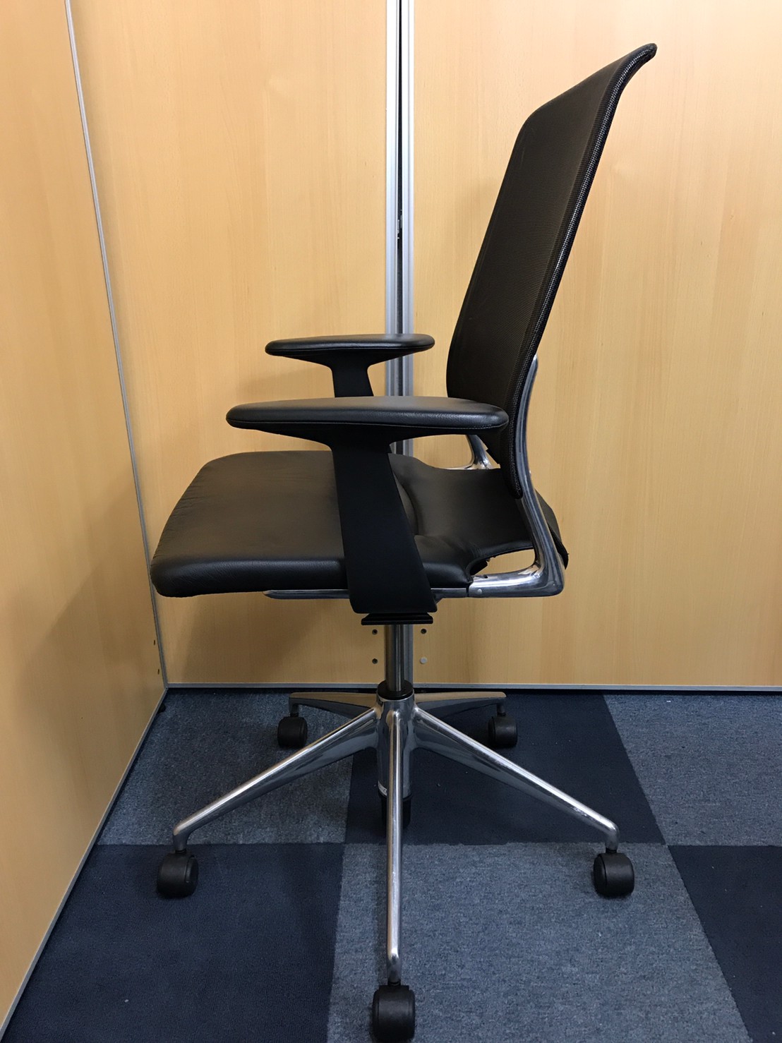 中古】メダチェア vitra/ヴィトラ 肘付ハイバックチェア 248956