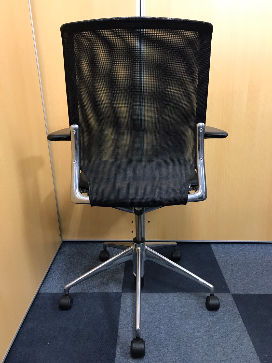 メダチェア vitra/ヴィトラ 肘付ハイバックチェア 中古】メダチェア vitra/ヴィトラ 肘付ハイバックチェア 422360