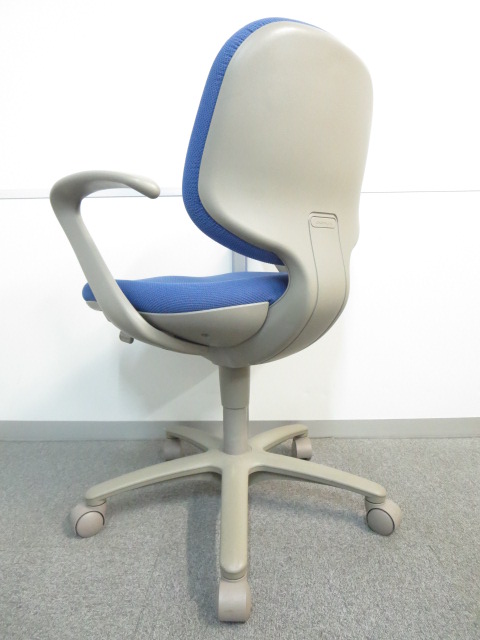 オカム・ＳＧ 中古】エスクード C495ZR-FFW5 オカムラ/okamura 肘付ハイバック
