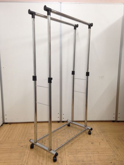 【限定1台！】ポールハンガー　おしゃれなシルバーコートハンガー
                        その他シリーズ
                                    中古
            