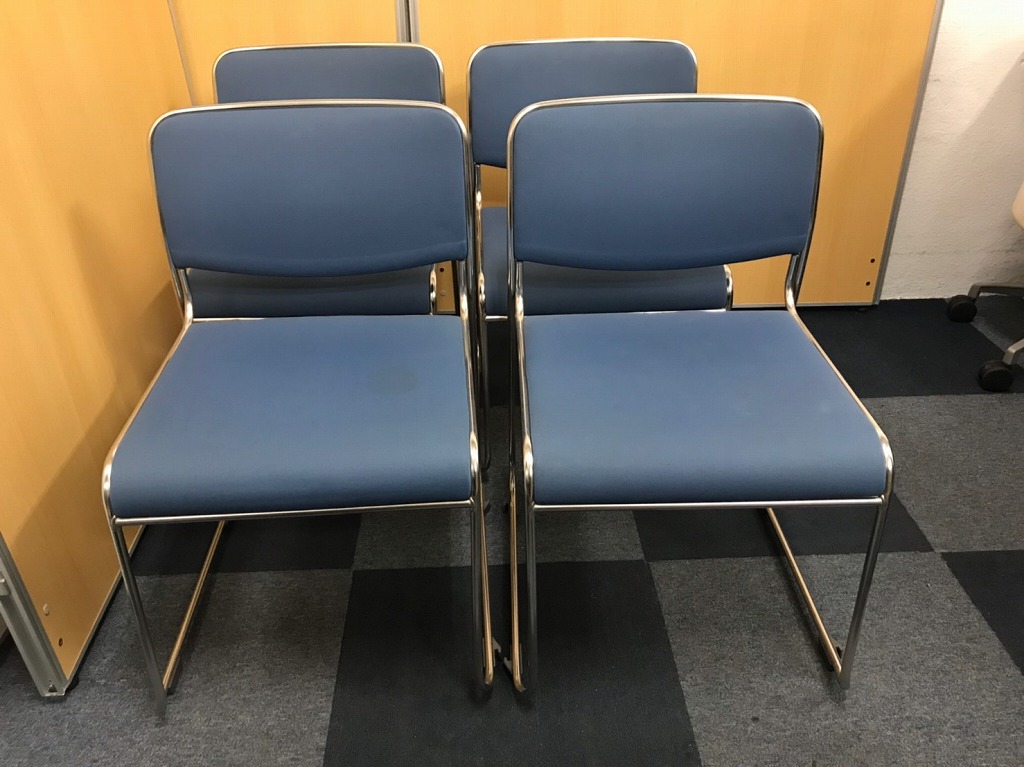  【4脚セット】簡易用ミーティングスペース用に是非！使わない時は簡単収納♪
                        その他シリーズ
                                    中古
            