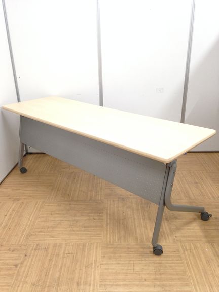 【常に品薄の人気アイテム！】まとめて入荷！ナチュラル天板がおしゃれ！畳んで収納できるフラップテーブル！
                        SP型
                                    中古
            