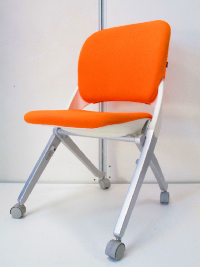 柔らかい布地クッションで、長時間のミーティングに！こだわった高いデザイン性が魅力！
                        Elarte
                                    中古
            