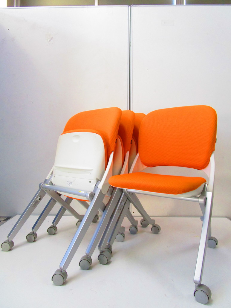 4脚セットでお買い得です！ゆったりとした座り心地のネスティングチェア
                        Elarte
                                    中古
            