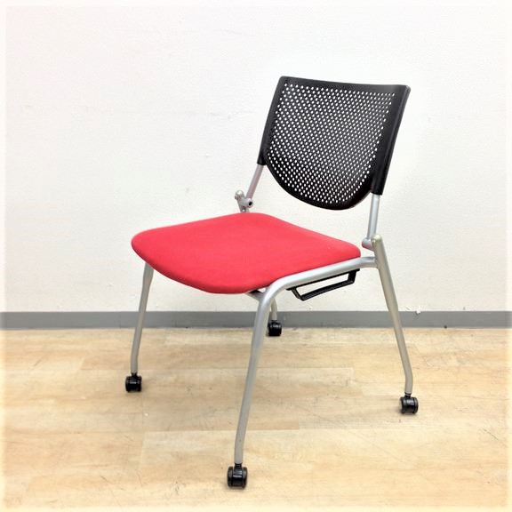 【スタッキングタイプ】重ねて収納可能+キャスター付きの、万能チェア！！ビビットなレッドカラーで、ワンポイントアクセントに！！
                        プロスタック 
                                    中古
            