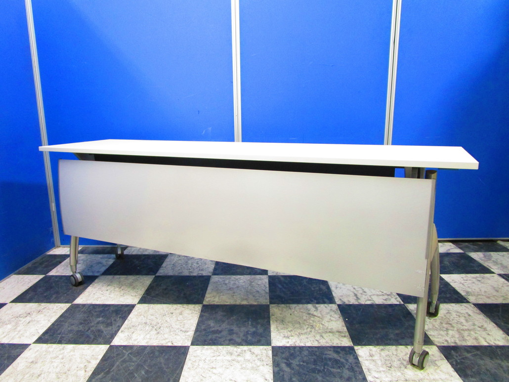 水平に重ねられる会議などで便利なスタックテーブル！キャスターの動きも良好です
                        リリッシュ
                                    中古
            