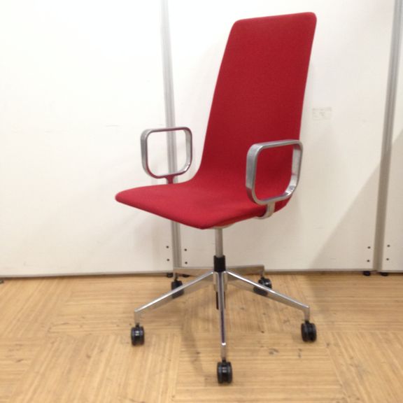 【4脚入荷！】ハイバックチェアー肘付き！！明るいレッド色のデザイン抜群のチェア！
                        RUTA
                                    中古
            