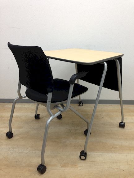 【テーブル+チェアセット！】オカムラ製 プロスタックテーブルとエレナⅡブラックチェアがセットでお買い得！
                        プロスタック　テーブル
                                    中古
            