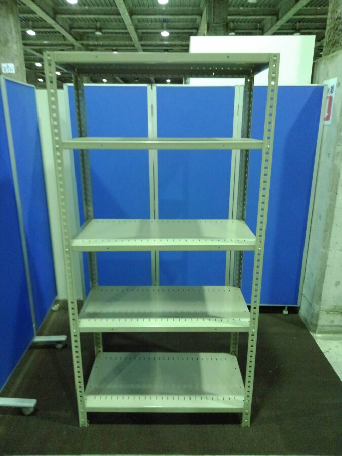 オカムラの珍しい色の中古ラックが1台入荷しました！　天地4段　耐荷重：段/100kg　ボルトレスなので組立も簡単！　注)画像は天地5段ですが、実物は天地4段(1枚棚板が少ないもの)となりますので、ご注意下さい。　※マテハン本舗の中古商品は、千葉県柏市に在庫がございます。
                        不明
                                    中古
            