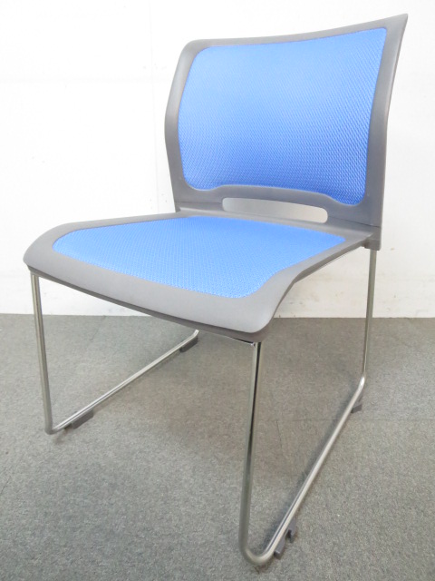 【三次元ネットが心地よさをキープ！】■コクヨ製　スタッキングチェア　ブルー（背座メッシュ）
                        ウィティ 
                                    中古
            