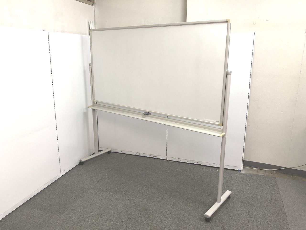 【人気の大型ホワイトボードの自立式タイプです！！早い者勝ちです！！】■おつとめ品
                        -
                                    中古
            