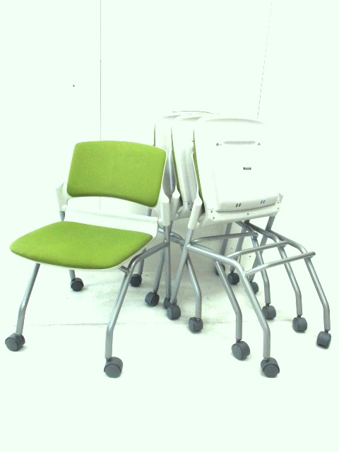 【４脚セット！お買い得】６０名分いけます！■知性感じるライトグリーン■収納コンパクト
                        MF-180シリーズ
                                    中古
            