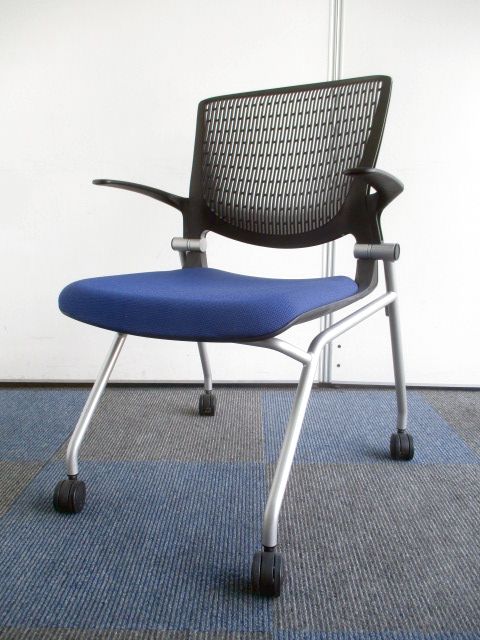 【トップクラスの座り心地！】会議室などにおすすめ！【座面を跳ね上げ収納！】
                        グラータ
                                    中古
            