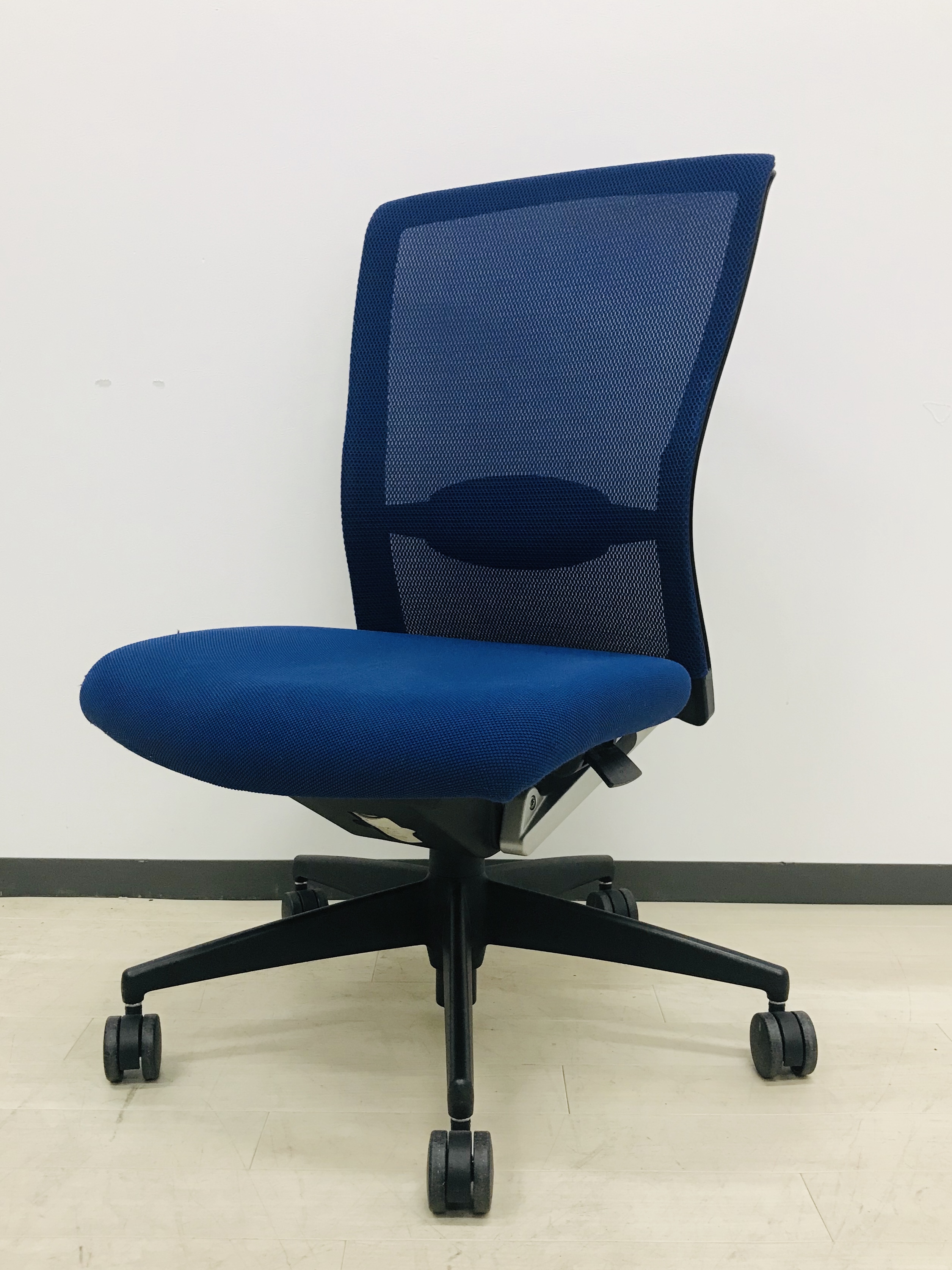 上下昇降不良の為お安く！コクヨ製チェア！
                        フォスター
                                    中古
            