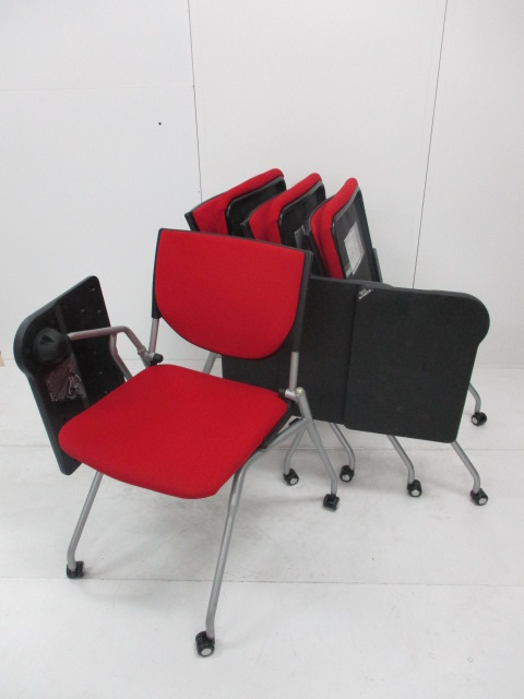 【お得な4脚セット!!】テーブル付ネスティングチェア、収納可能なミーティングツール!!
                        プロスタック
                                    中古
            