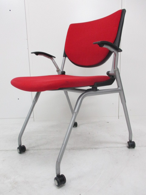 【半端な数になったのでお安く!!】珍しい肘掛付きのミーティングチェア!!■流行りのレッド色
                        プロスタック
                                    中古
            