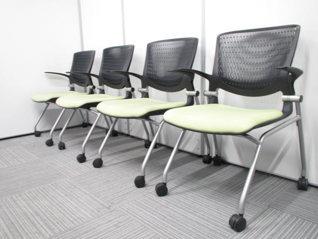 【4脚セット】【かなりオシャレなミーティングチェア】岡村製作所(オカムラ)製 グラータ ブラック グリーン コンパクト ネスティング　スタッキング 肘付き
                        グラータ
                                    中古
            