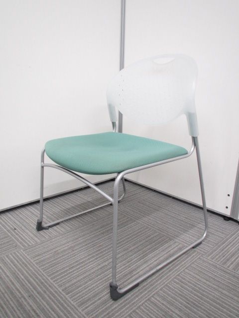 【8脚揃います！】簡易的なミーティング用としてうってつけ！【重ねて収納可能！】
                        その他シリーズ
                                    中古
            