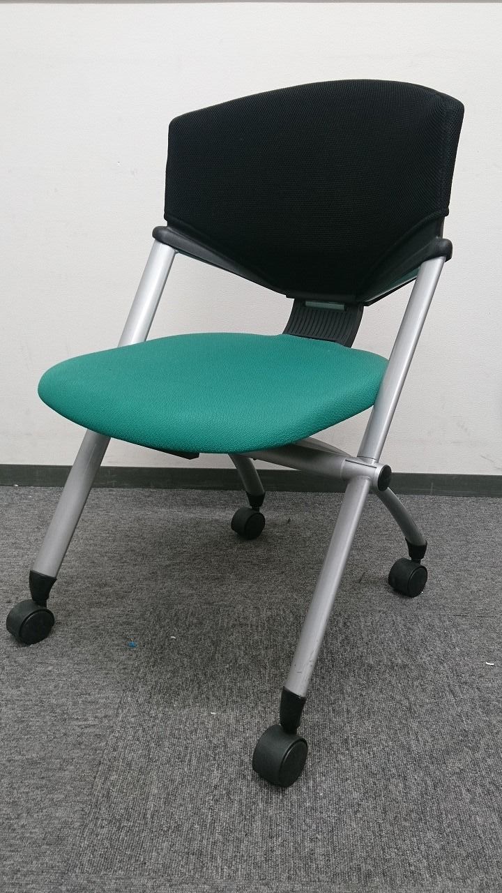 【キャスター付き】【スタッキングチェア】キャスターで移動もらくらく！
                        コルサ
                                    中古
            