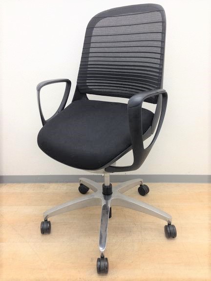 【限定2脚】ロボットテクノロジーとイタリアンデザインの融合！！一味違うメッシュチェアをお探しの方必見！！
                        ルーチェ 
                                    中古
            