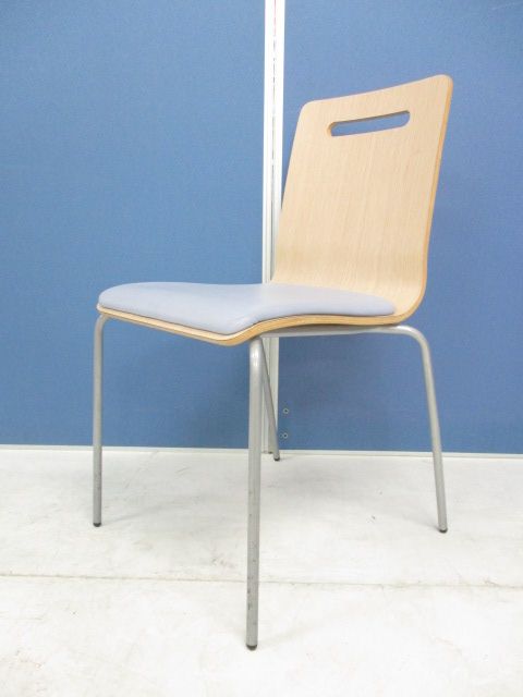 【今なら8脚揃います！】食堂用にもオススメなスタックチェア！【温かみのある木製品！】
                        unknown
                                    中古
            