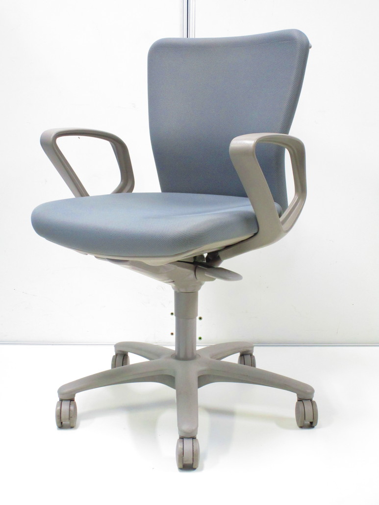 中古品で定番のオカムラ製 カロッツァチェア！オフィスに合わせやすいグレー色
                        カロッツァ
                                    中古
            