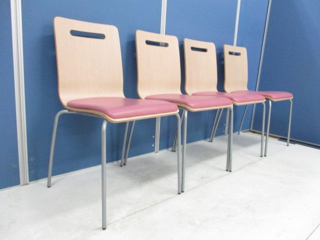 【お得な4脚セットのご案内！】食堂用にもオススメなスタックチェア！【温かみのある木製品！】中古スタッキングチェア
                        unknown
                                    中古
            