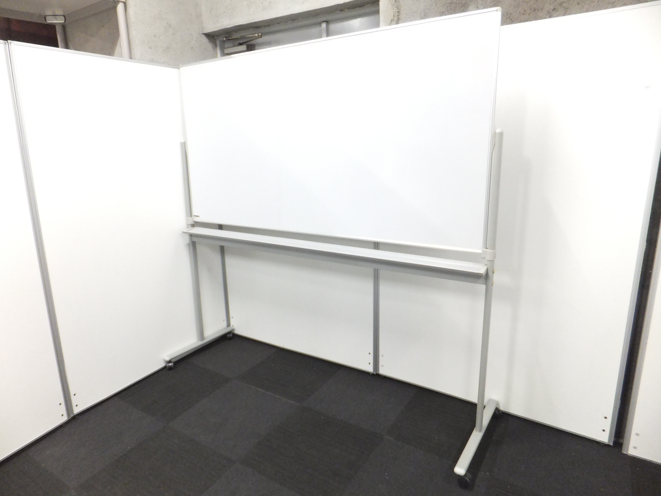 【中古ではレア！限定1台！】■片面ホワイトボード　■横幅1800mm　
                        その他シリーズ
                                    中古
            