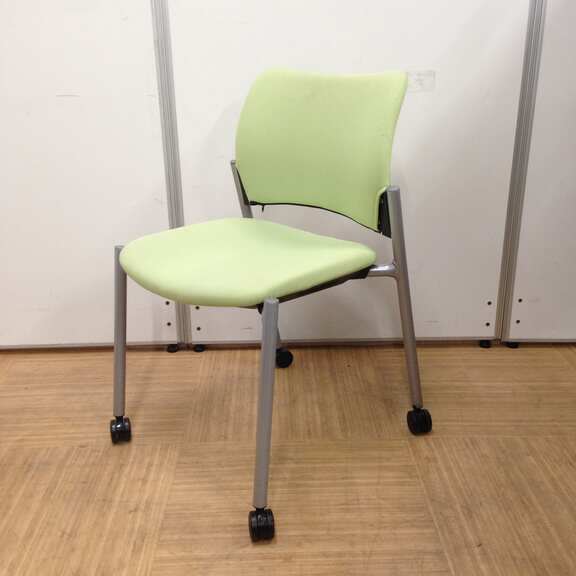 【重ねて整理！キャスター付きで移動簡単！】■オカムラ製・8147シリーズ　■スタッキングチェア　■グリーン
                        8147シリーズ
                                    中古
            