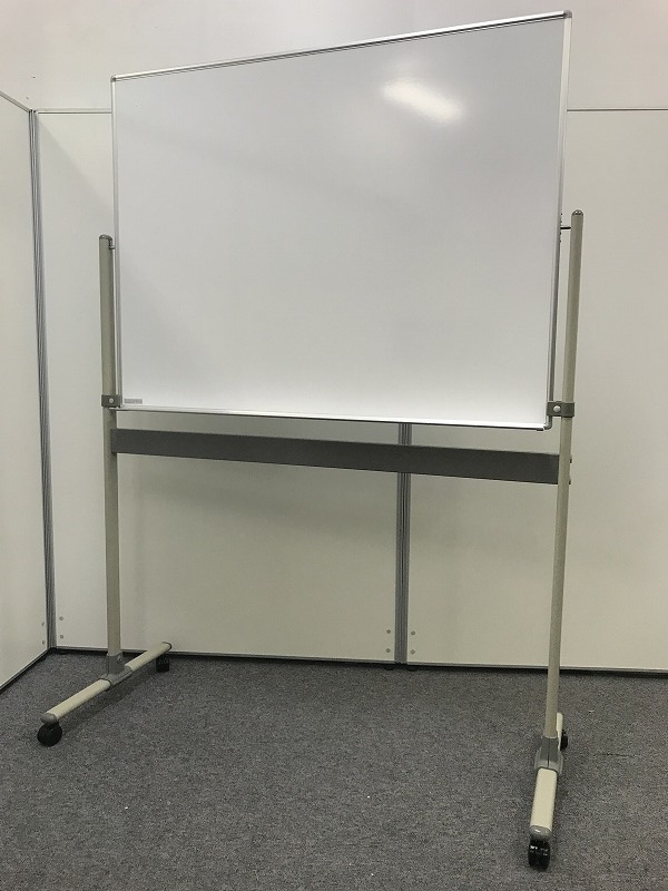 【新古品】幅1200㎜の片面ホワイトボード　使用感無し！　マーカー、クリーナー付き！！
                        その他
                                    新古品
            