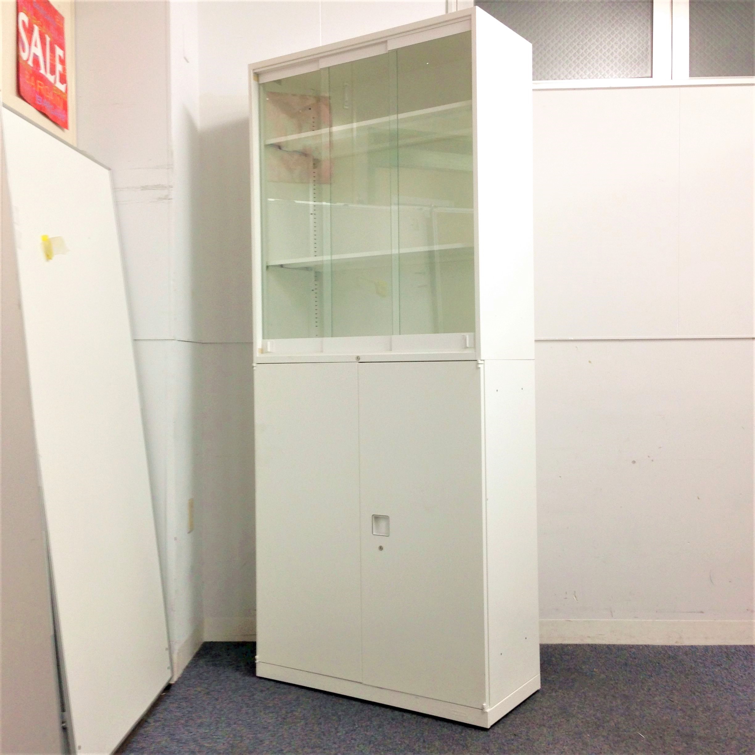 激レア！！ガラス3枚引き違い戸(鍵付き！！)＋両開き書庫　オカムラ　レクトライン(Rectline)
                        レクトライン 
                                    中古
            