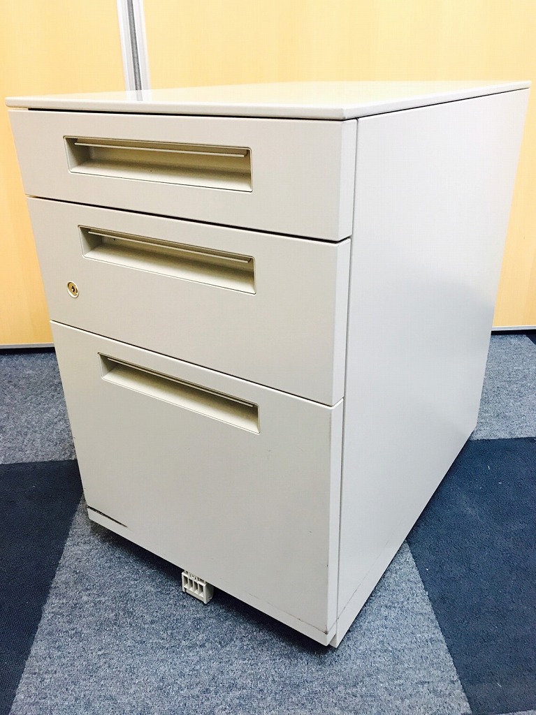 【定番カラー】国内メーカー製3段で安心品質！鍵付きなのでセキュリティ面も安心です！
                        その他シリーズ
                                    中古
            