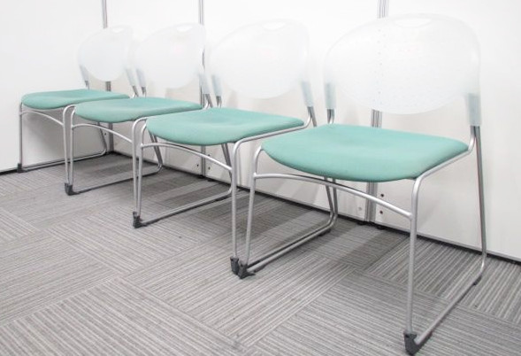 【4脚セット】中古スタッキングチェア　会議室やリフレッシュルーム等の様々でお使い頂けます！
                        その他シリーズ
                                    中古
            