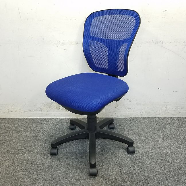 【おしゃれなブルーチェア！】おしゃれで座り心地抜群のメッシュチェア！オフィスや会議室などにいかがでしょうか！【16脚大量入荷！】中古　OAチェア　メッシュチェア
                        その他シリーズ
                                    中古
            