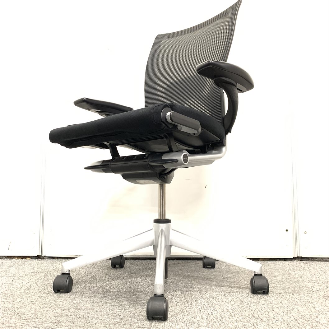 【アメリカンチェア！】【座面革張り、背面メッシュ、ヘッドレスト付のエグゼクティブチェア】海外メーカー、ヘイワースの高級チェアが入荷！！快適にデスクワークを行えます！！【X99チェア】
                        X99
                                    中古
            