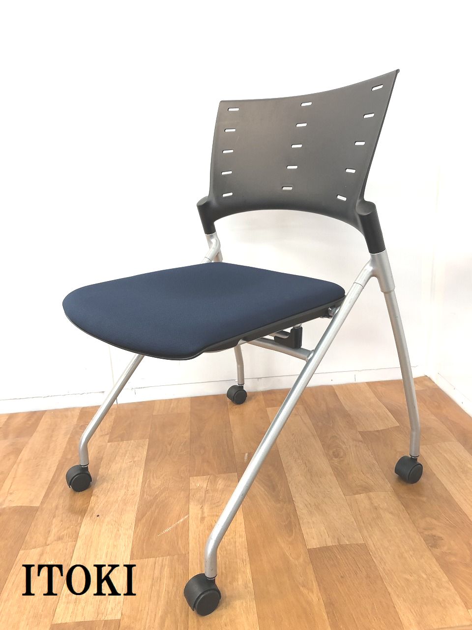 【長時間も安心の座り心地のネスティングチェアの入荷です！！】
                        マノス
                                    中古
            