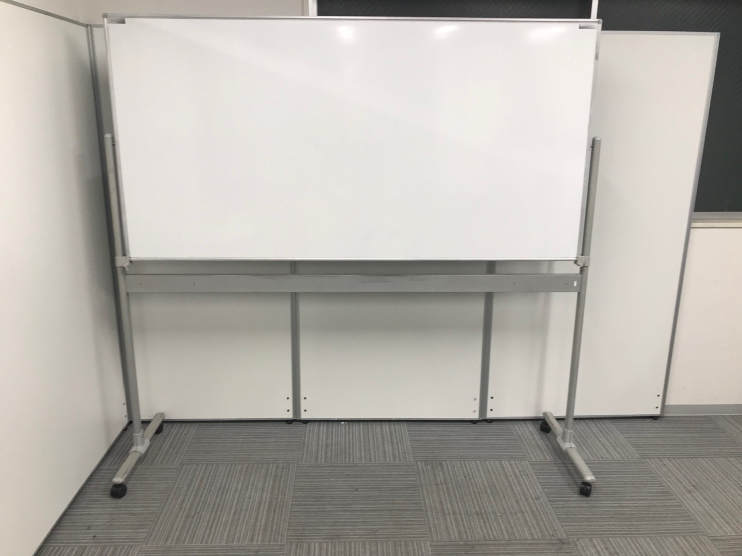 【3台入荷】若干形違いますが、消えやすく、傷がつきにくい、ホーロータイプが入荷！
                        その他シリーズ
                                    中古
            