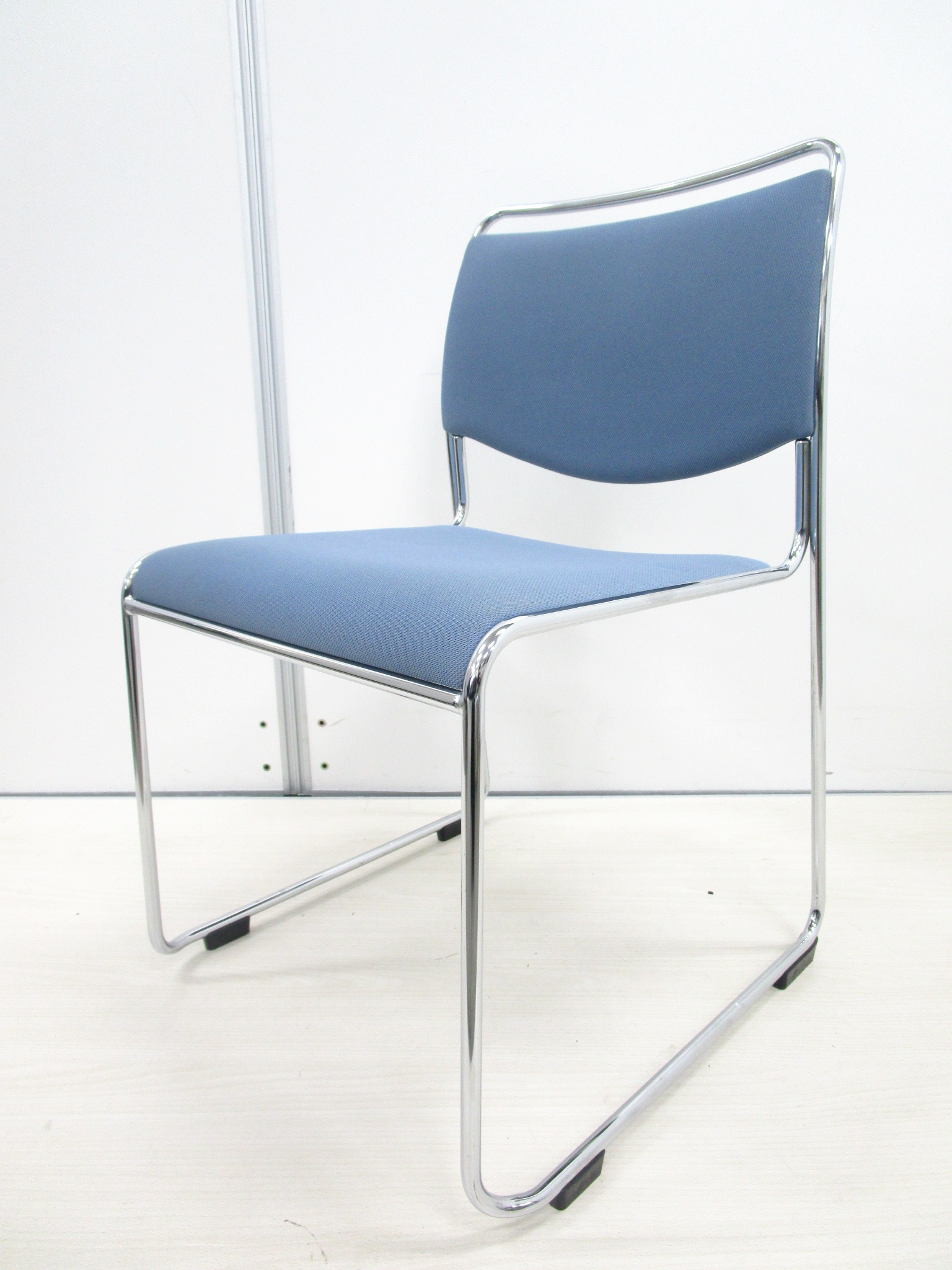 【まとまった数を安く揃えるならコレ！】イトーキ製スタッキングチェア【キャスター無】
                        その他シリーズ
                                    中古
            