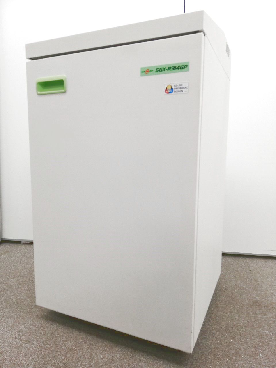 【クロスカットで機密力UP】短時間に多くの書類を処分することが出来きダストボックスも80ℓと大容量！！限定1台となりますのでお早めに！
                        SGX-R314GP
                                    中古
            