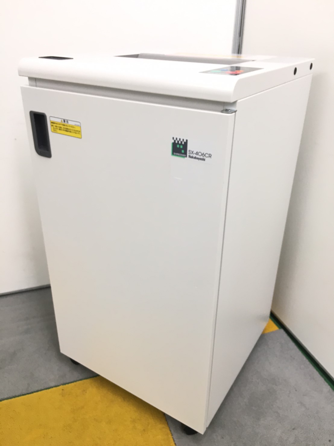 ナカバヤシ製の定番のシュレッダー
                        SX-406CR
                                    中古
            