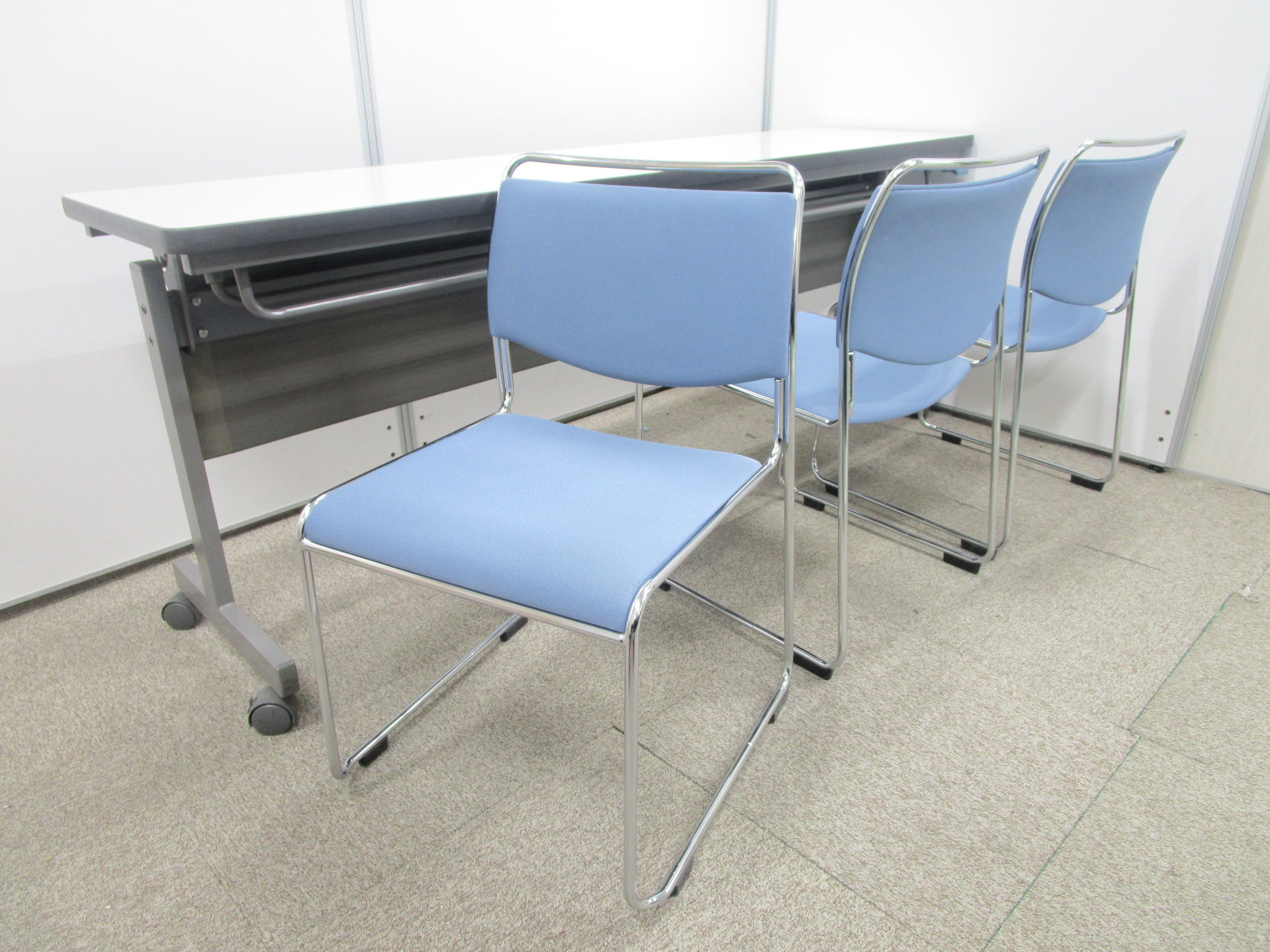 セット
                        その他シリーズ
                                    中古
            