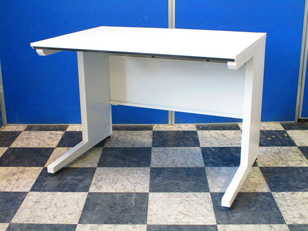 人気のホワイトデスク！コクヨ製のISリーズ平机！定番幅100㎝！10台揃います！
                        アイエス 
                                    中古
            