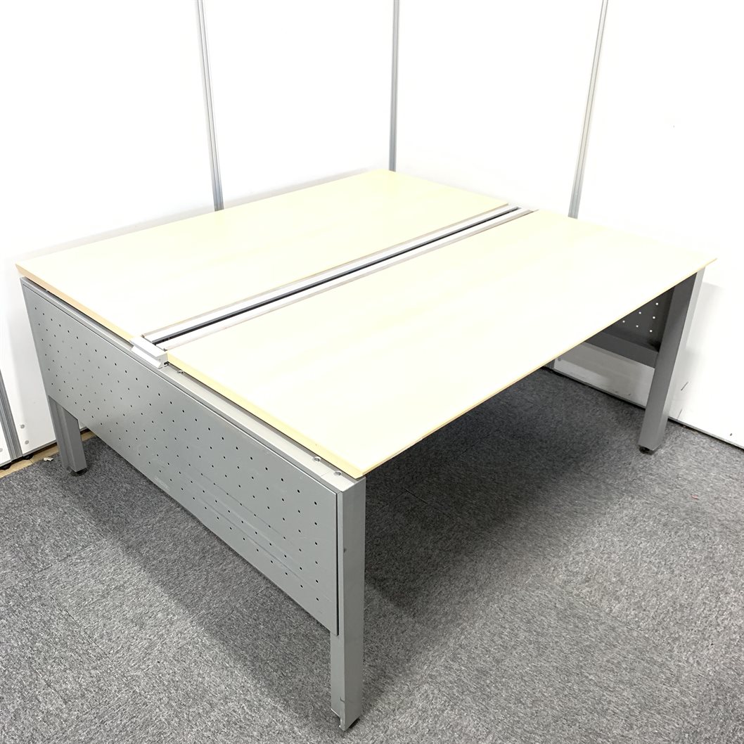 【W1560D1400】人気のフリーアドレスデスク　チェアとご一緒にいかがでしょうか
                        プロユニットフリーウェイ 
                                    中古
            