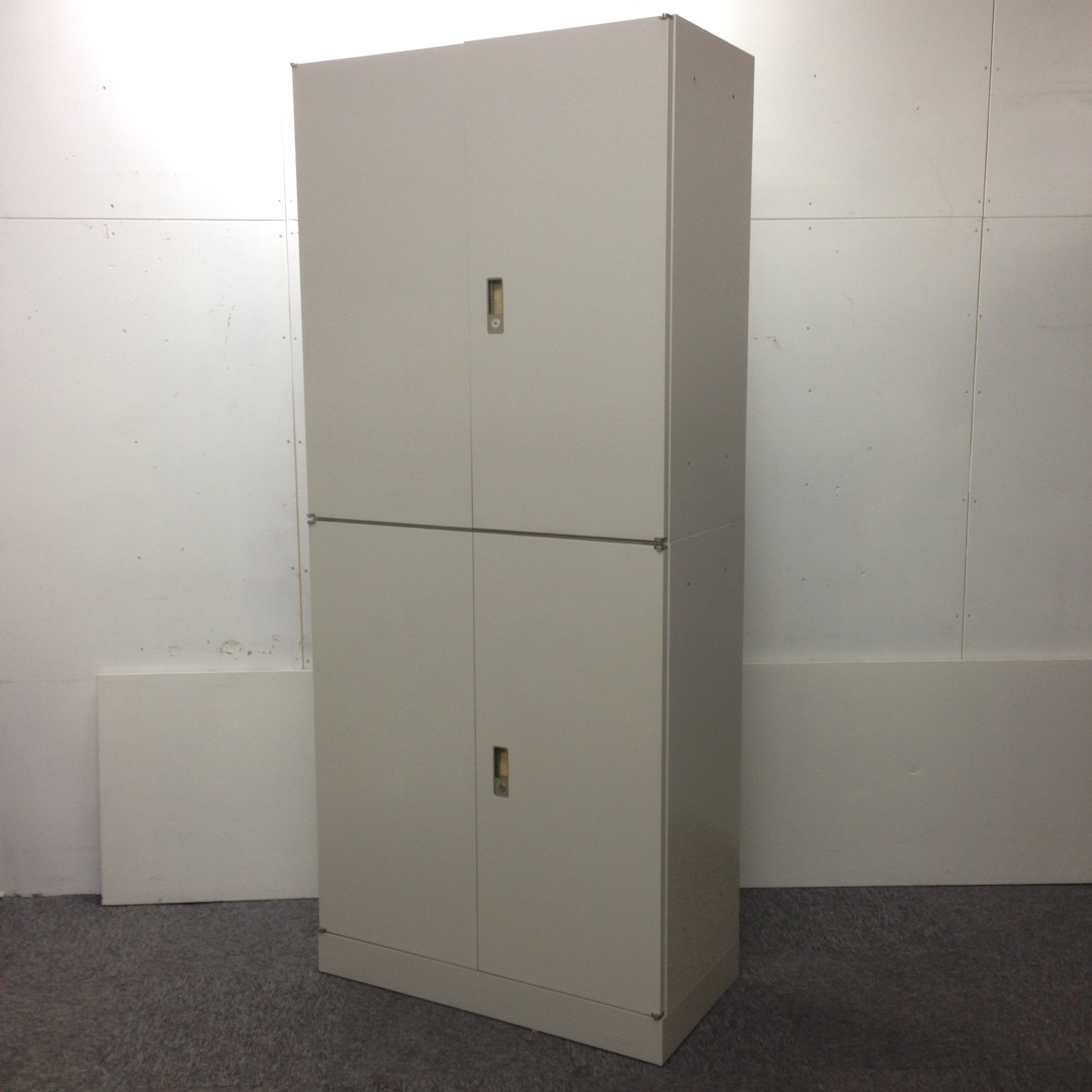 【安心の国内メーカー!!】オカムラ定番上下書庫セット！たっぷり書類を整理したい方必見です!!【1セット限定！】
                        42 
                                    中古
            