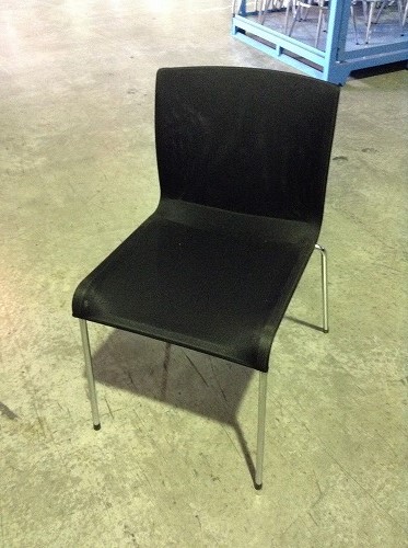 会議室にバッチリなミーティングチェア!!キャスターが付いてないので勝手に動くこともありません!!
                        その他シリーズ
                                    中古
            